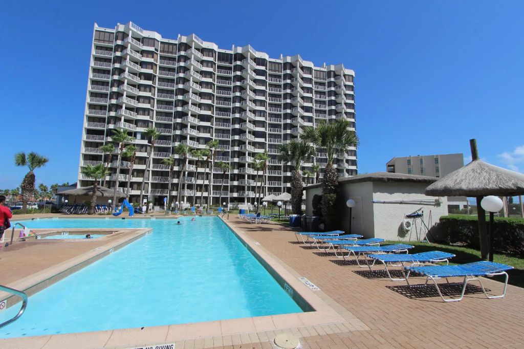 Royale Beach and Tennis Club
