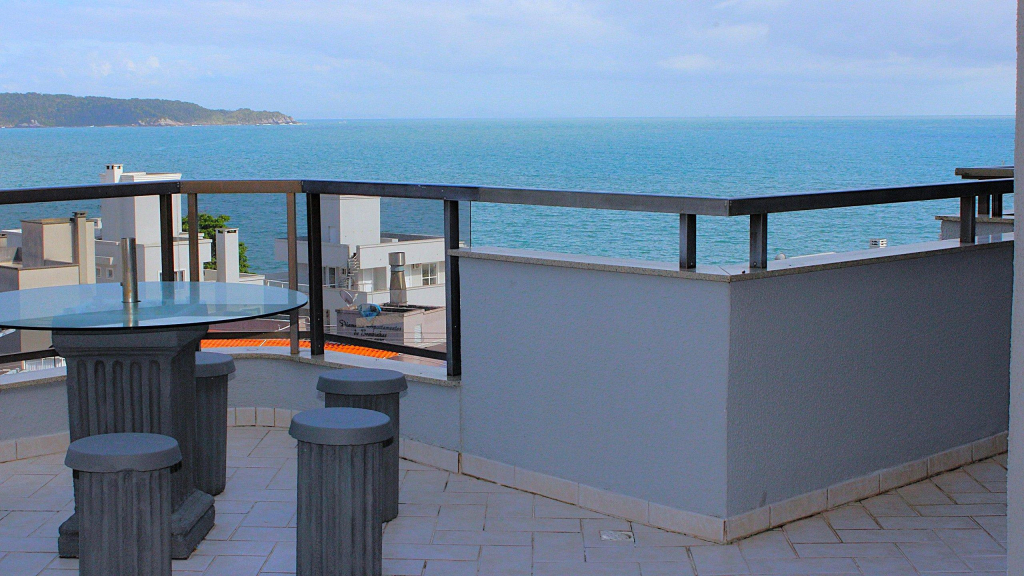 1027 - Cobertura para locação em Bombinhas com piscina - Residencial Baia Azul Apto 503 A