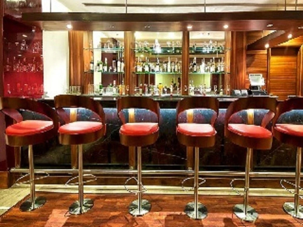 Park Square Hotel And Banquet