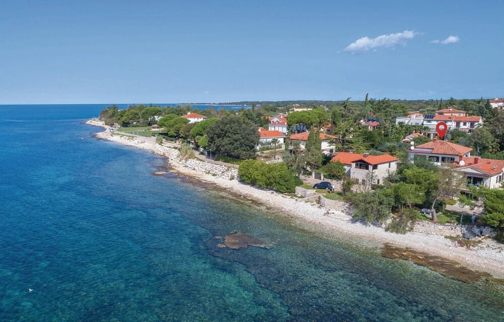 Beautiful Home in Lovrecica With Wifi and 2 Bedrooms