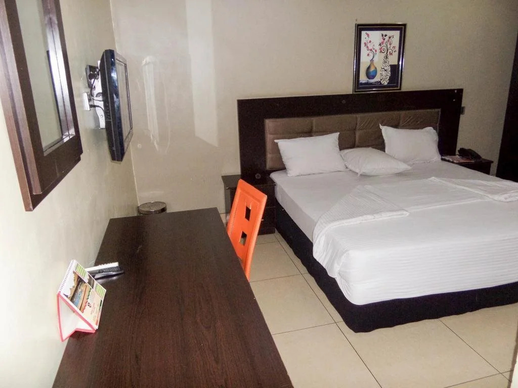 Regia Luxuria Hotel & Suites