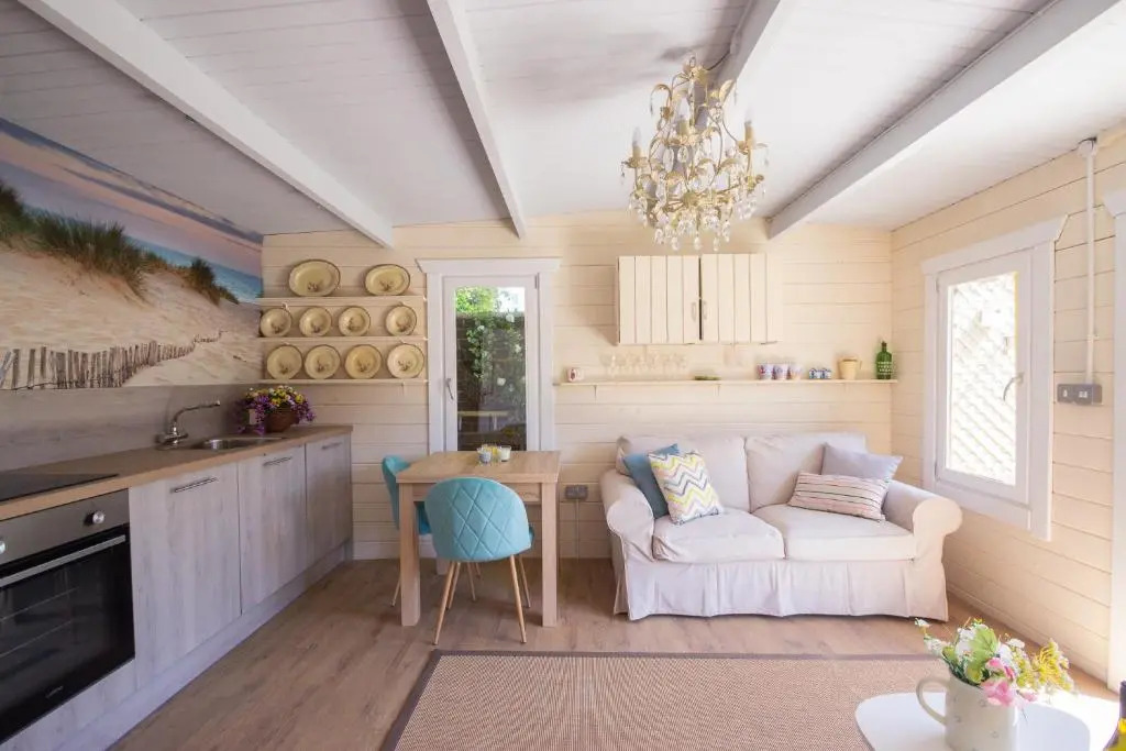New Bespoke Log Cabin