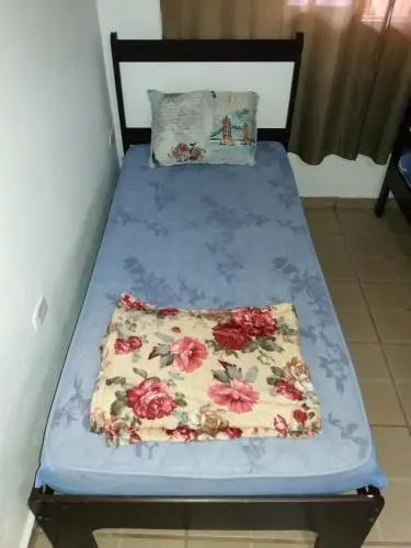 SUíTE EM NOSSA CASA A 450M DA PRAIA