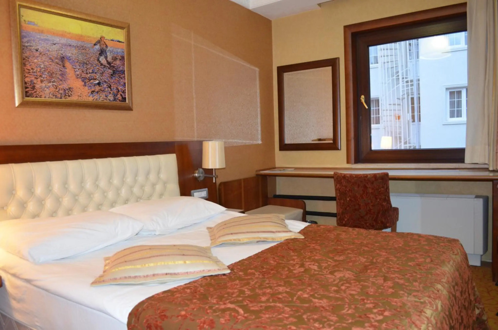 Yuksel Hotel