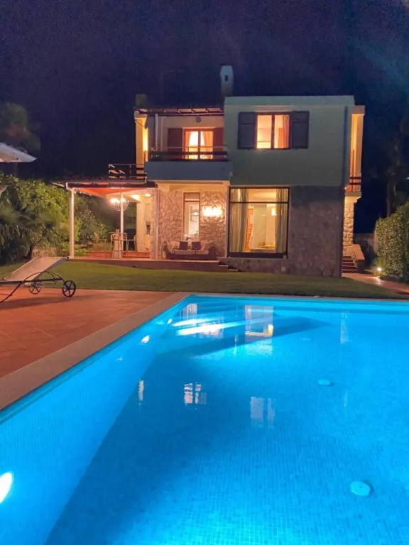 VILLA LOVRAN - heated pool - 5 min walk to the beach - incredible sea view
