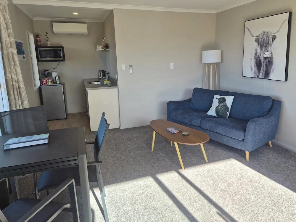 Centrally located Hilltop Apartment
