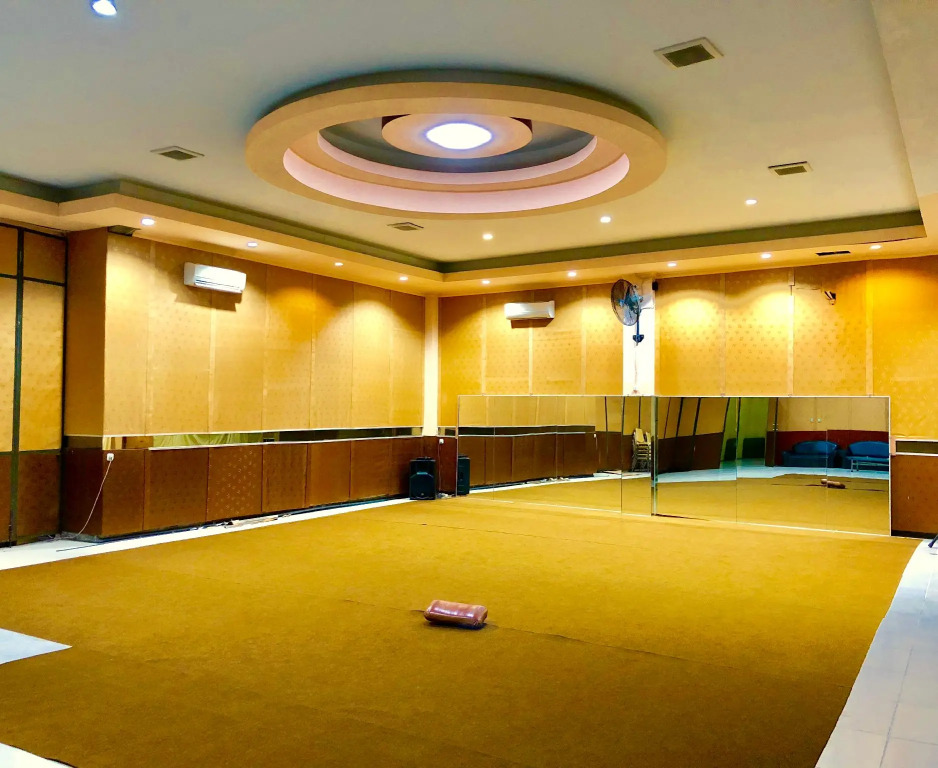 Grand mansion hotel