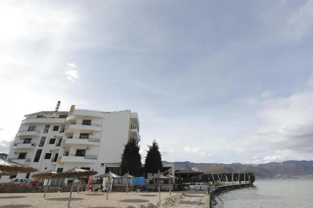 Hotel 1 Maji