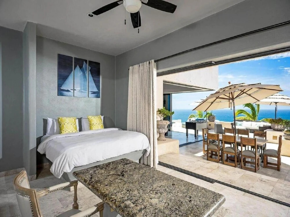 Sunny Vacation Villa 92