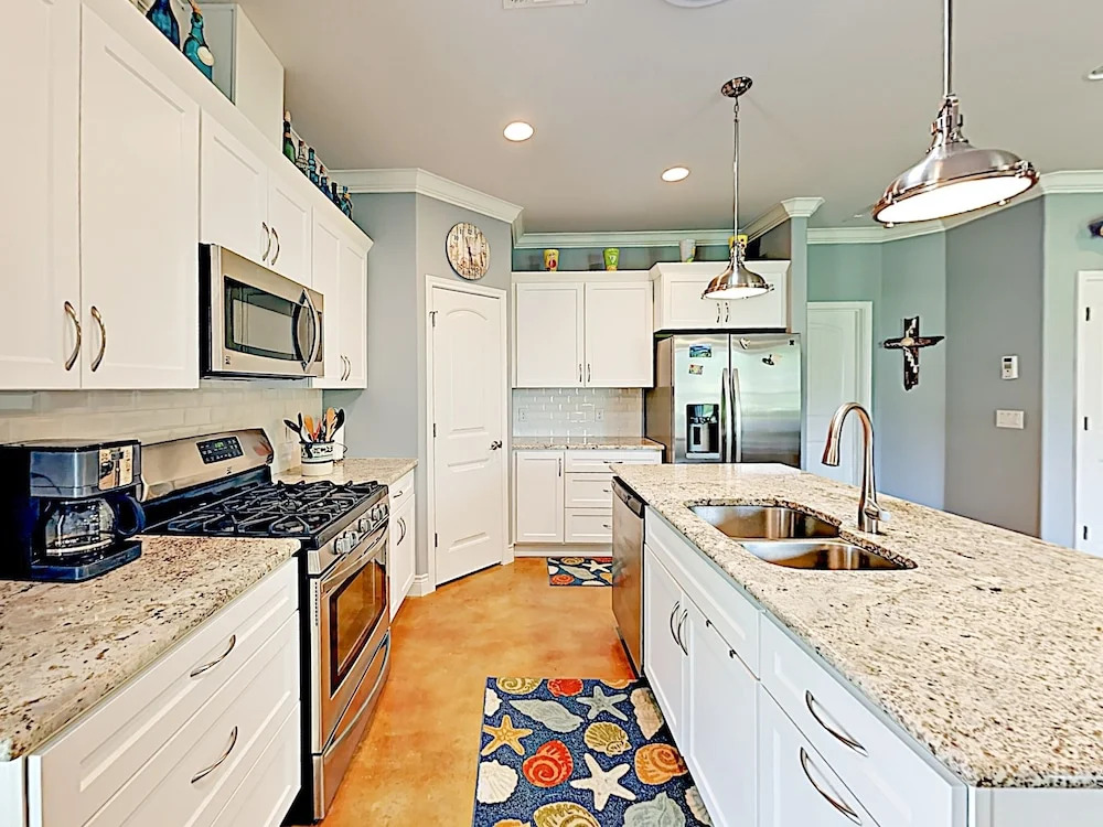 447 Rockport - 3 Br Home
