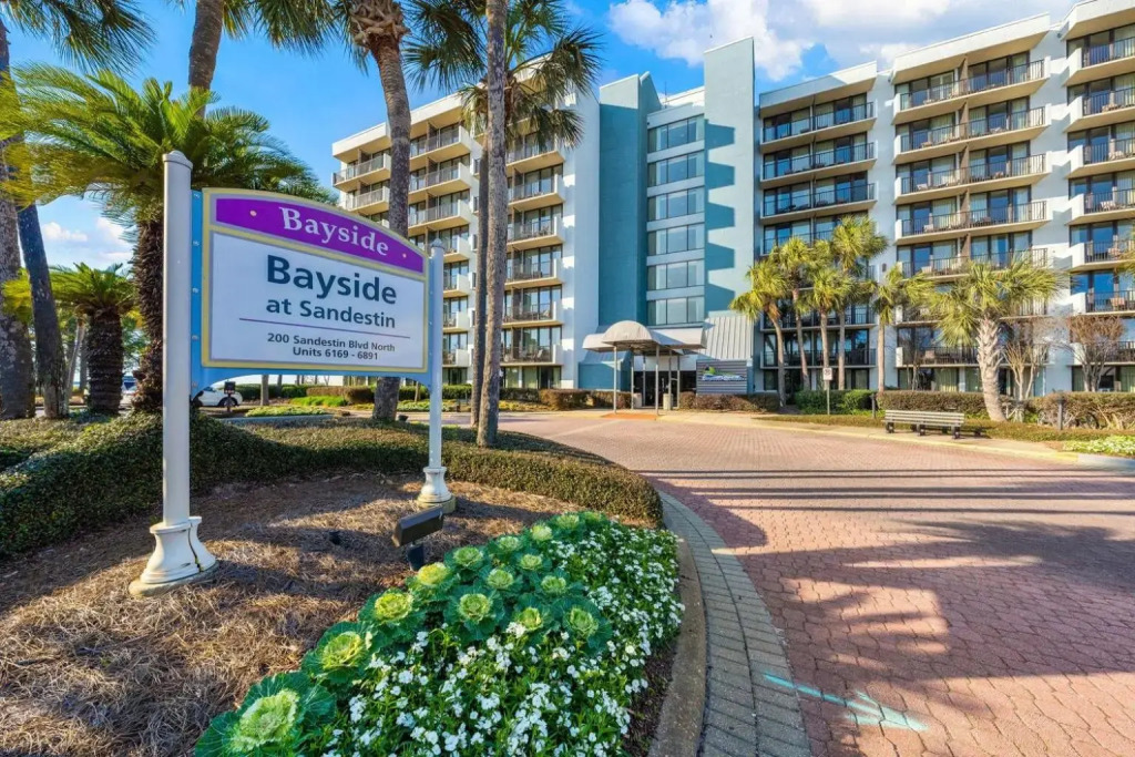 Lovely Sandestin Resort Studio with Balcony and Beautiful View