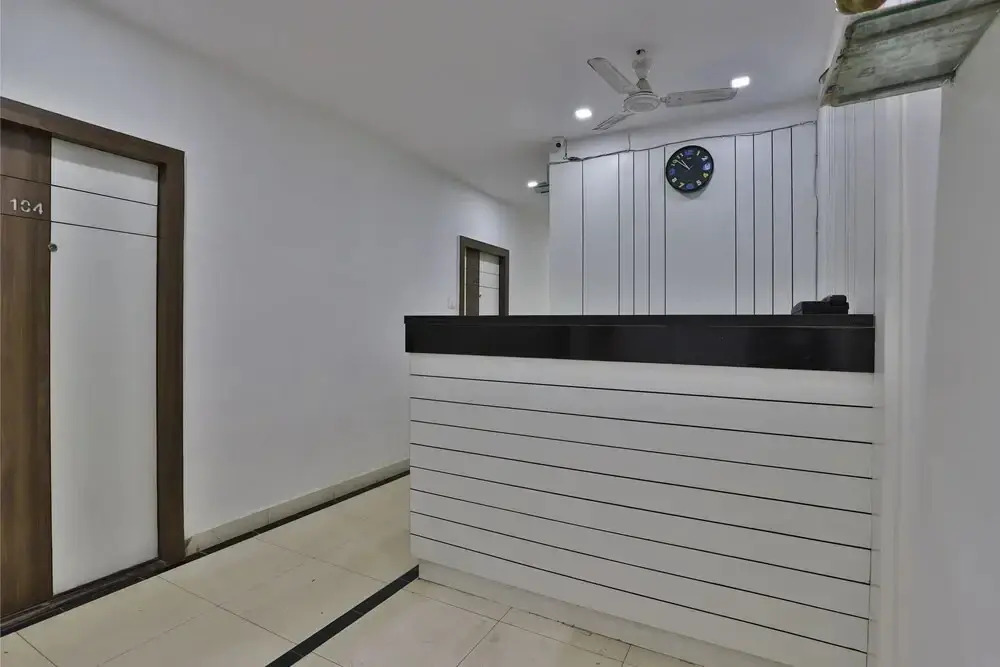 Knk Hotel by OYO Rooms