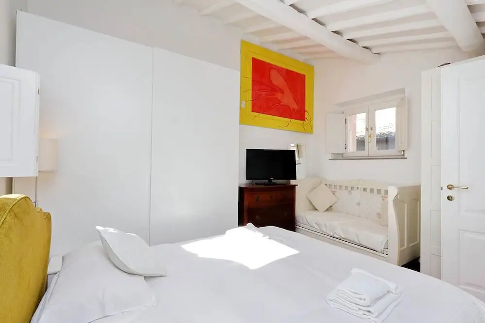 Pantheon Charming Penthouse