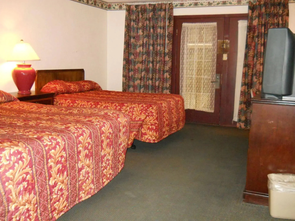 The Cactus Cove Inn and Suites
