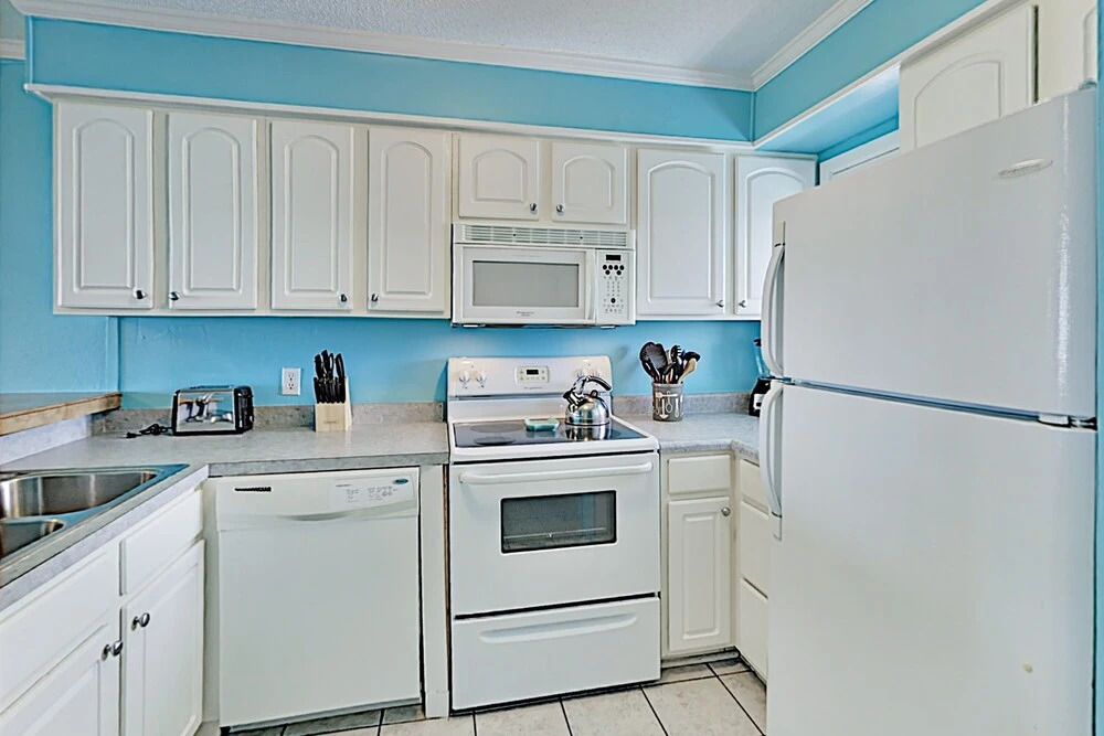 1403hhre 2 Bedroom Condo