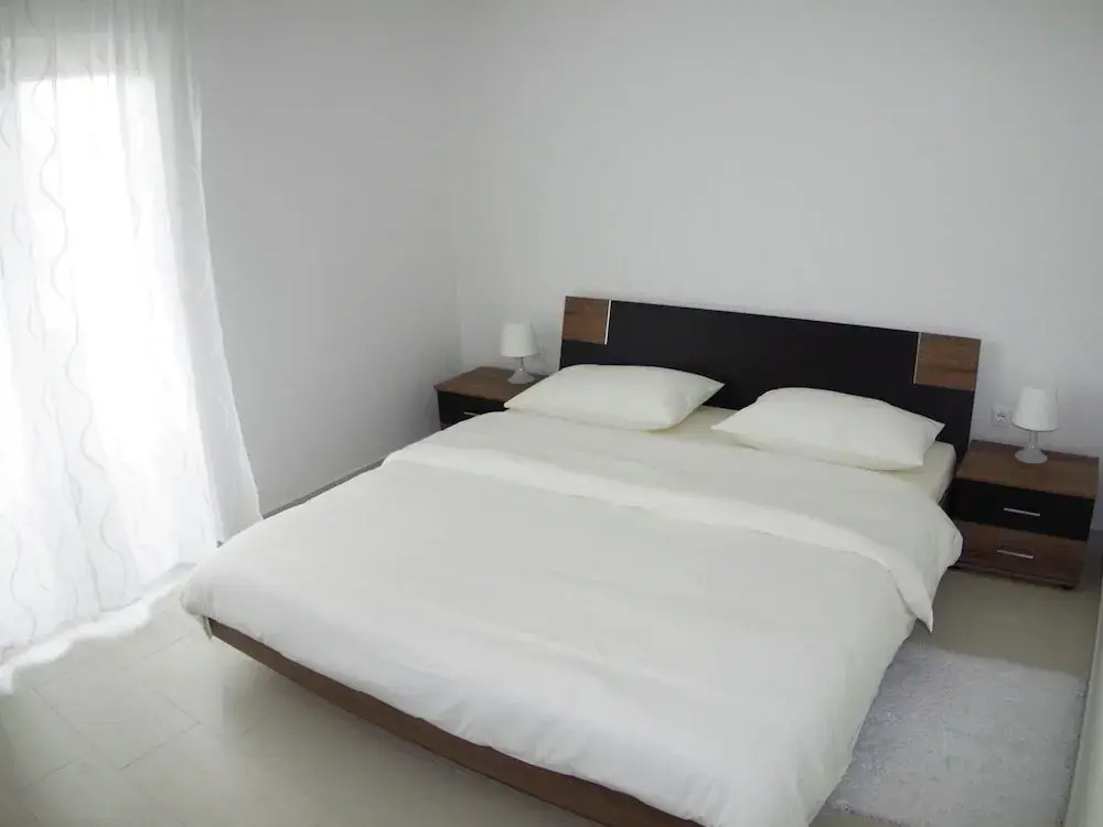 Spacious Apartment in Rakalj with Garden