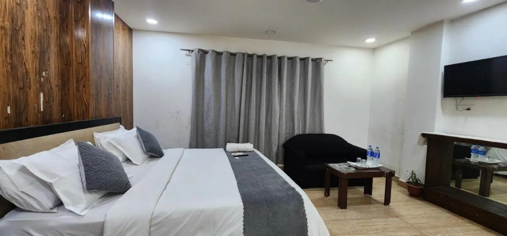 Mauryan Elite Hotel @ Devli Khanpur