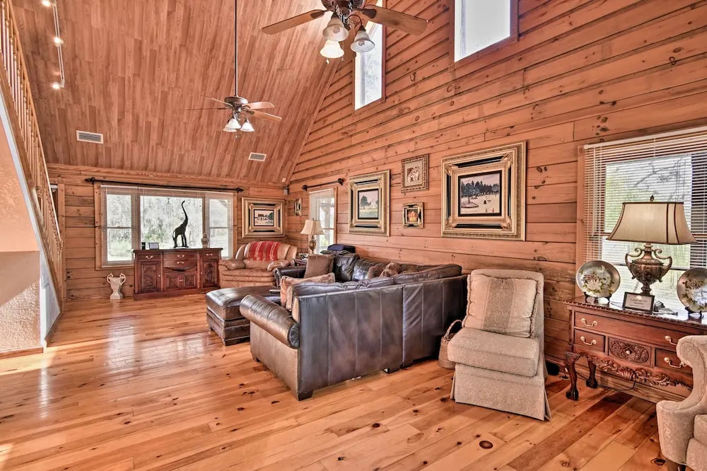 40-acre Farm w/ Animals & Fishing in Sebring!