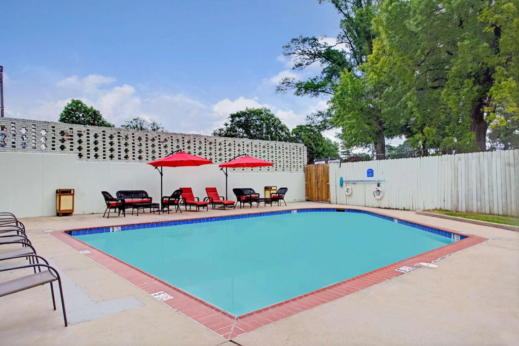 Downtown Inn & Studio Suites