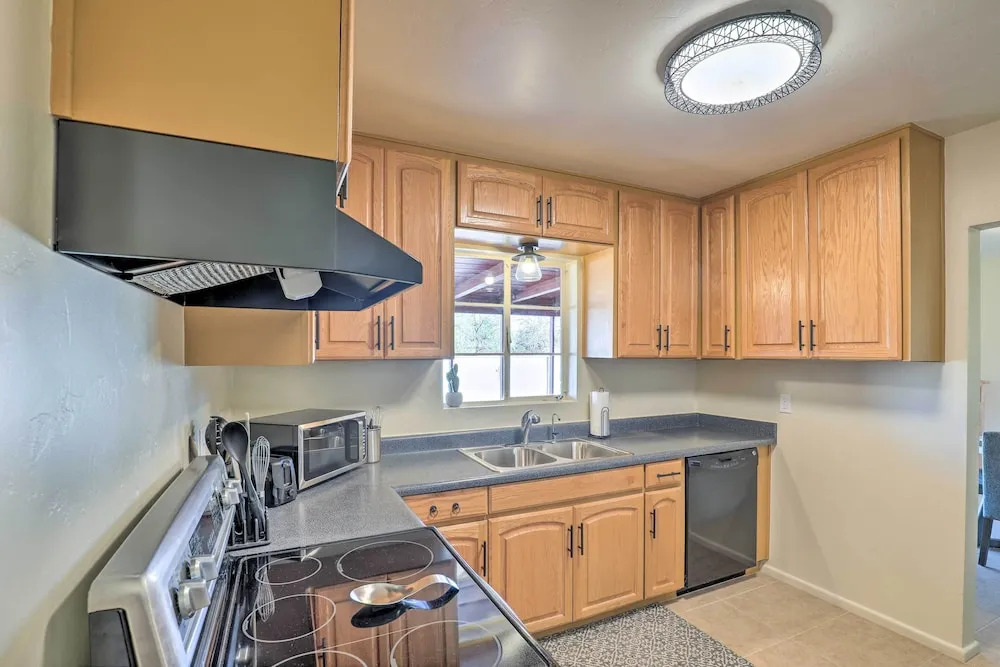 Tucson Home w/ Patio & Games < 1 Mi to Park Place