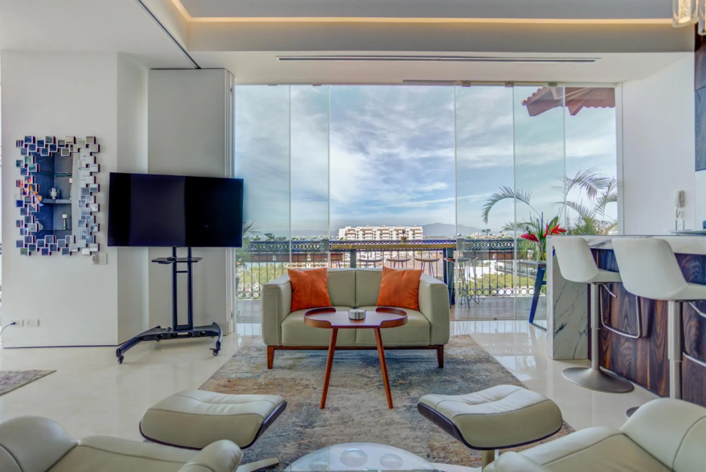 Pier57- Unit705 Romantic Zone Penthouse Ocean Views Best Rooft