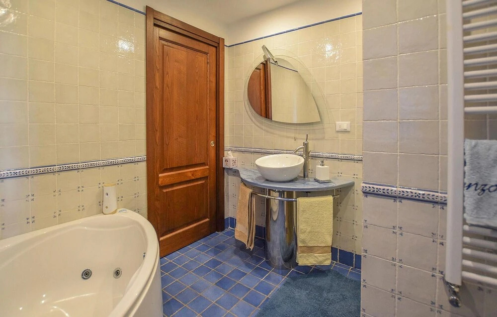 Gorgeous Home In Massarosa With Wifi