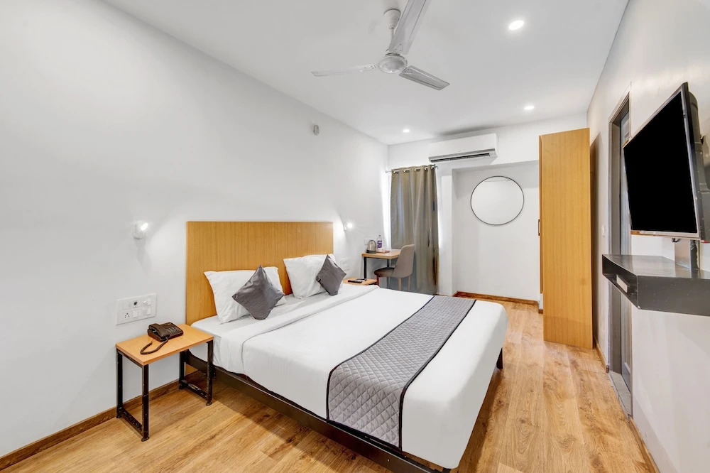 UPAR Hotels Uthandi, ECR