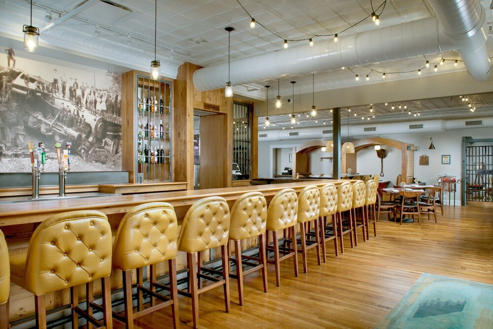 Western Front Hotel