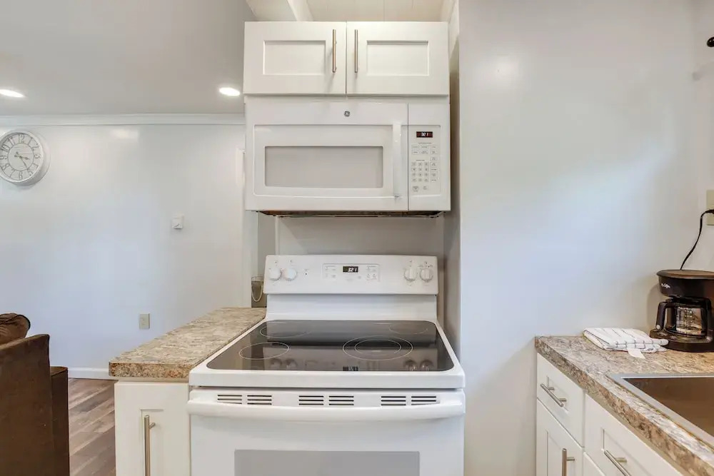 'little Piece of Heaven' Rental Near Dtwn Corning!