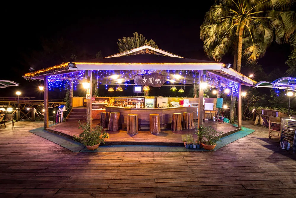 CRYSTAL RESORT - Continental Club
