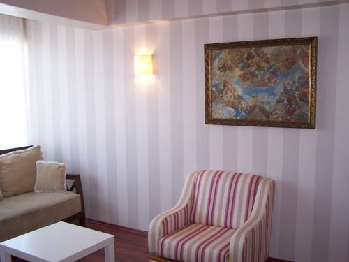 Airport House