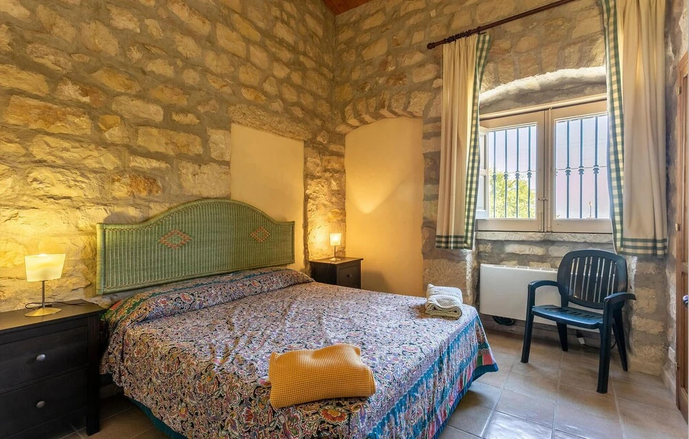 Awesome Home in Ragusa With 5 Bedrooms, Wifi and Private Swimming Pool