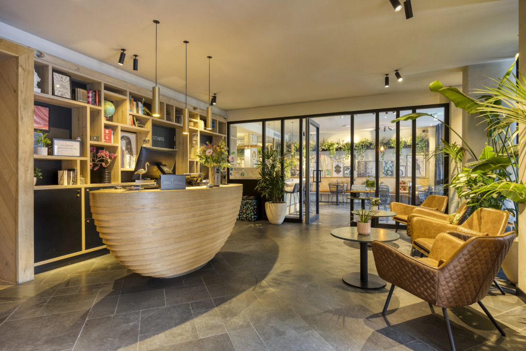 Отель Indigo Antwerp - City Centre, an IHG Hotel