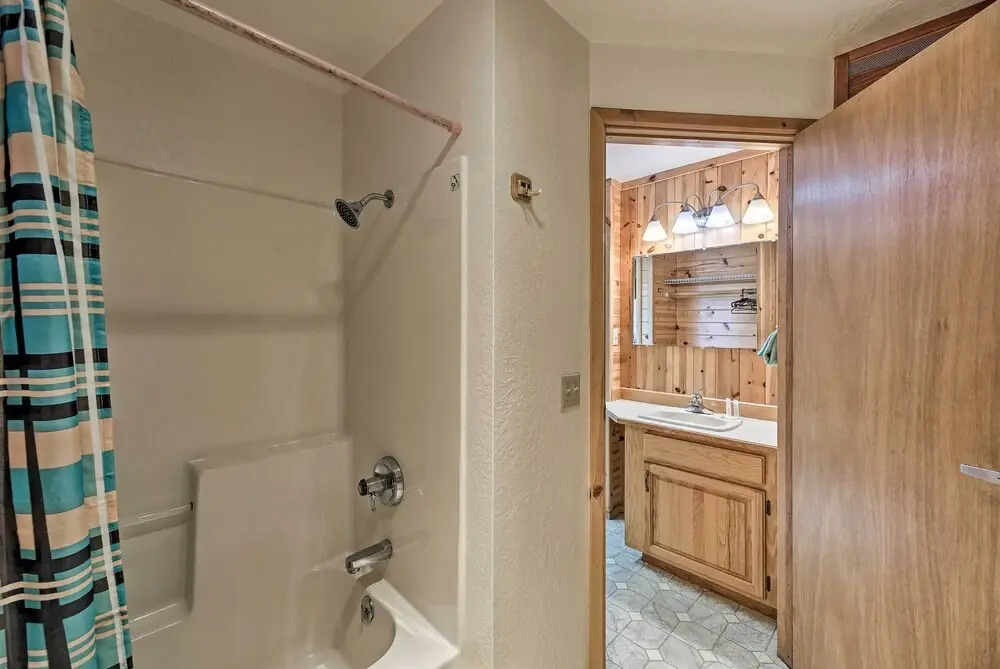 Sanderling Sea Cottages, Unit 3 w/ Private Balcony