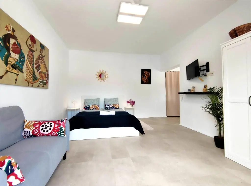 Fantastico 2 - Large Balcony, Free Parking, air Conditioning, Free Netflix, BBQ