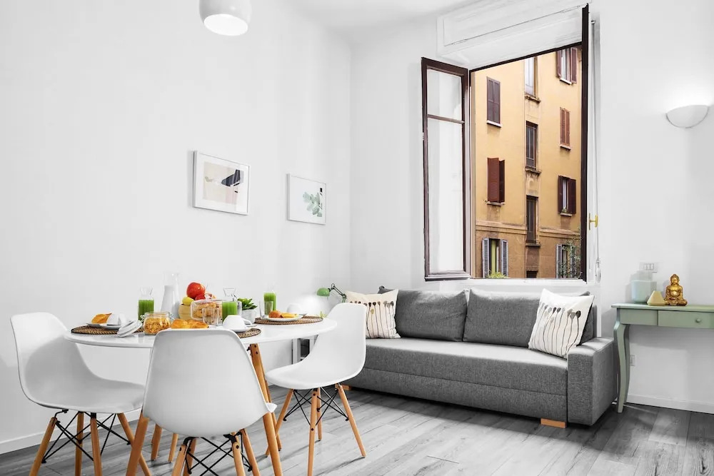 Luxury 2 Bedrooms Home in Milan Center