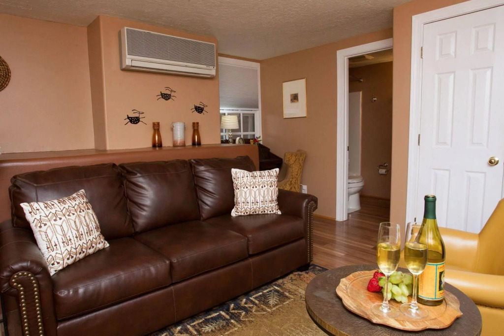 Inn On The Paseo