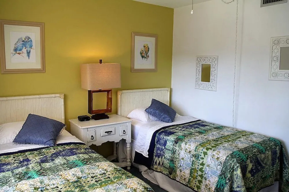Greenbrier St Condo