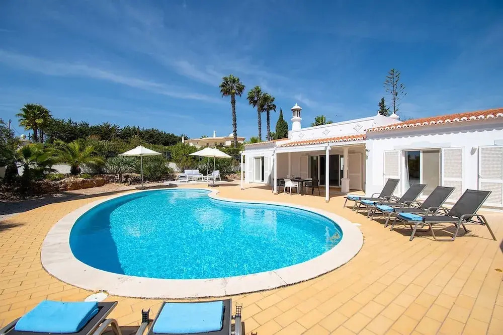 Pomba Beautifully Renovated With Heated Pool