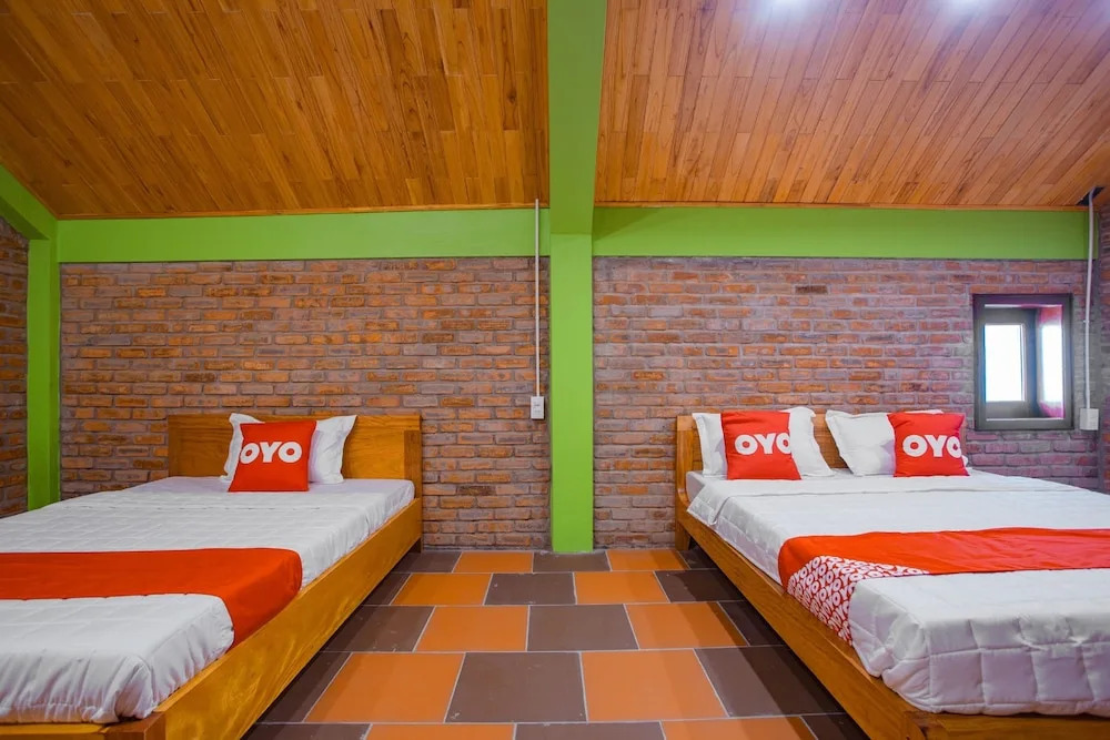 OYO 882 Lucky Hotel