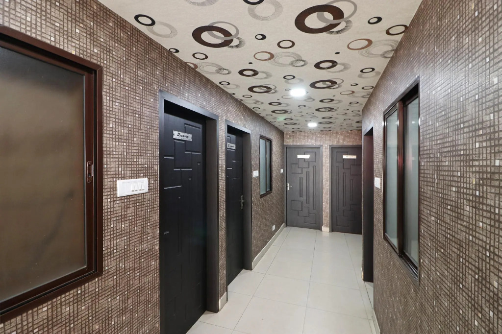 OYO 76182 Crystal Guest House