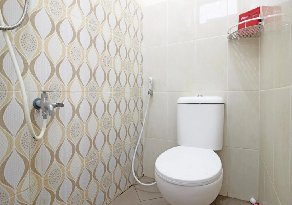 Greenhouse Exclusive Kost Tegalwaras by RedDoorz