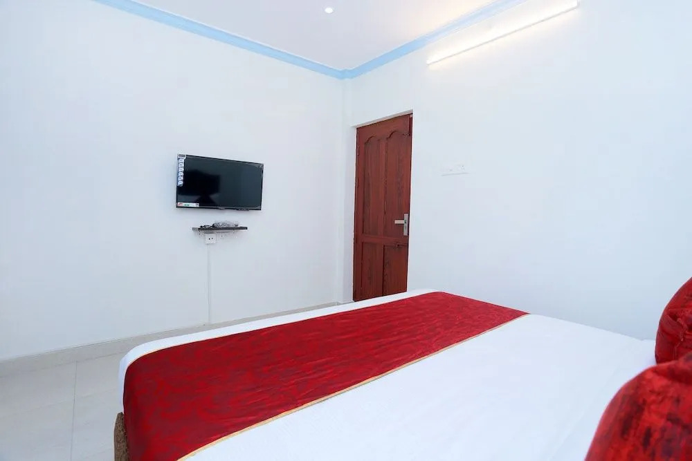 OYO 22008 Jrj Suites