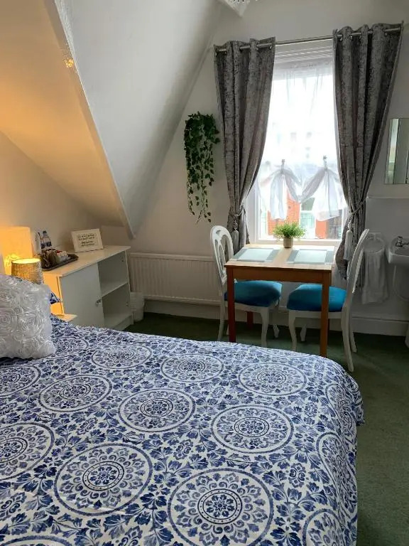 The George Guest House