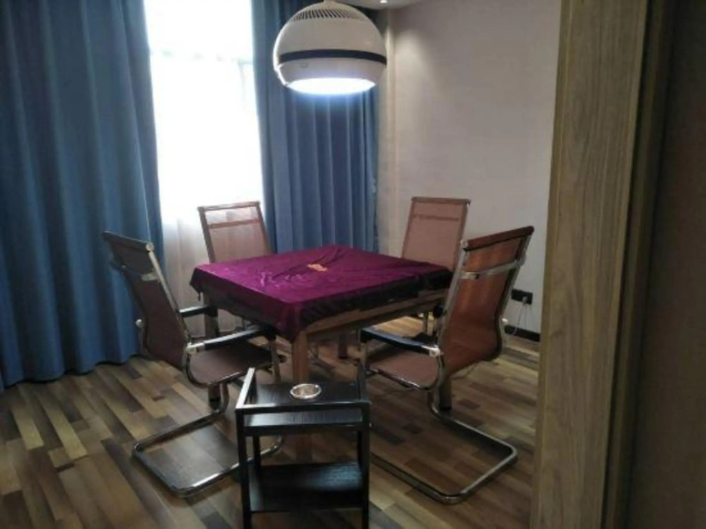 Set Chain Hotel