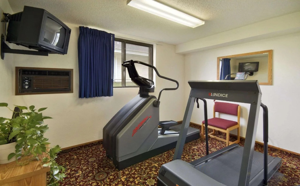 Super 8 by Wyndham Kirksville-University Area