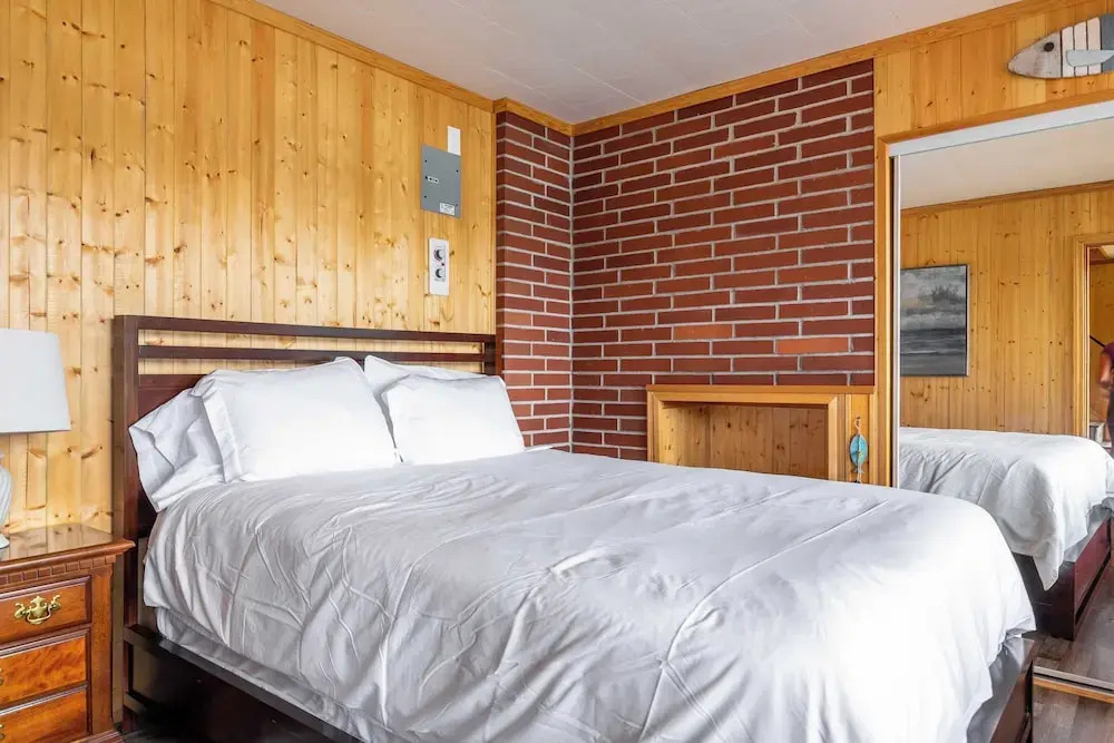 Goss Lake Getaway by Avantstay Lakefront Escape