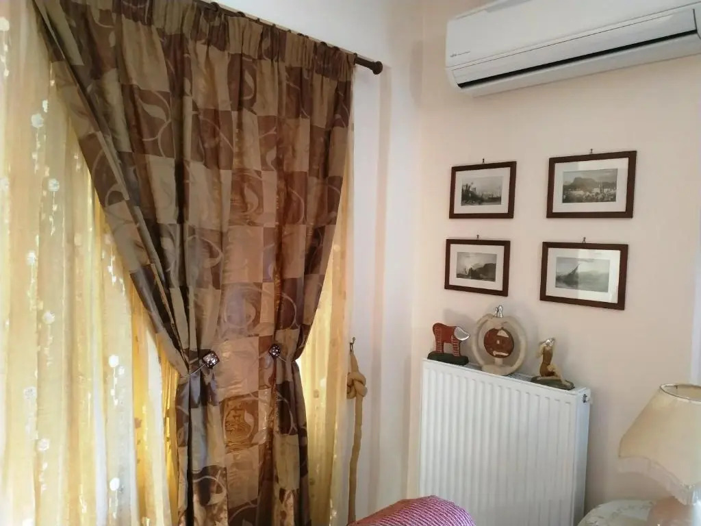 Thalia Apartment in Kalamata, 15' walk from the city center and the beach