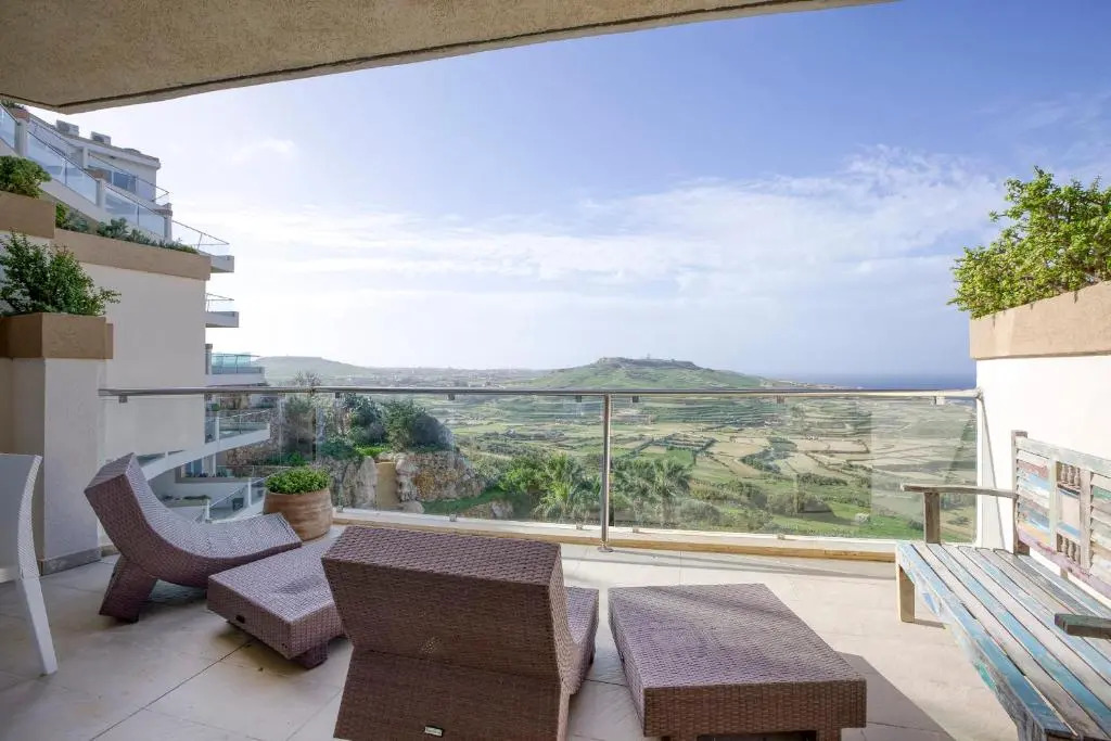 Apartment With Pool-hosted by Sweetstay