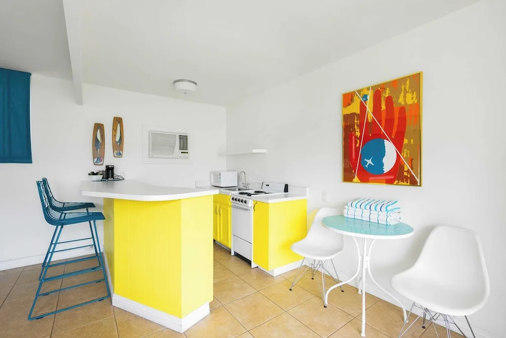 The Monkey Tree Hotel Buyout by Avantstay Entire Hotel Buyout! Funky Rooms w/ Modern Amenities!